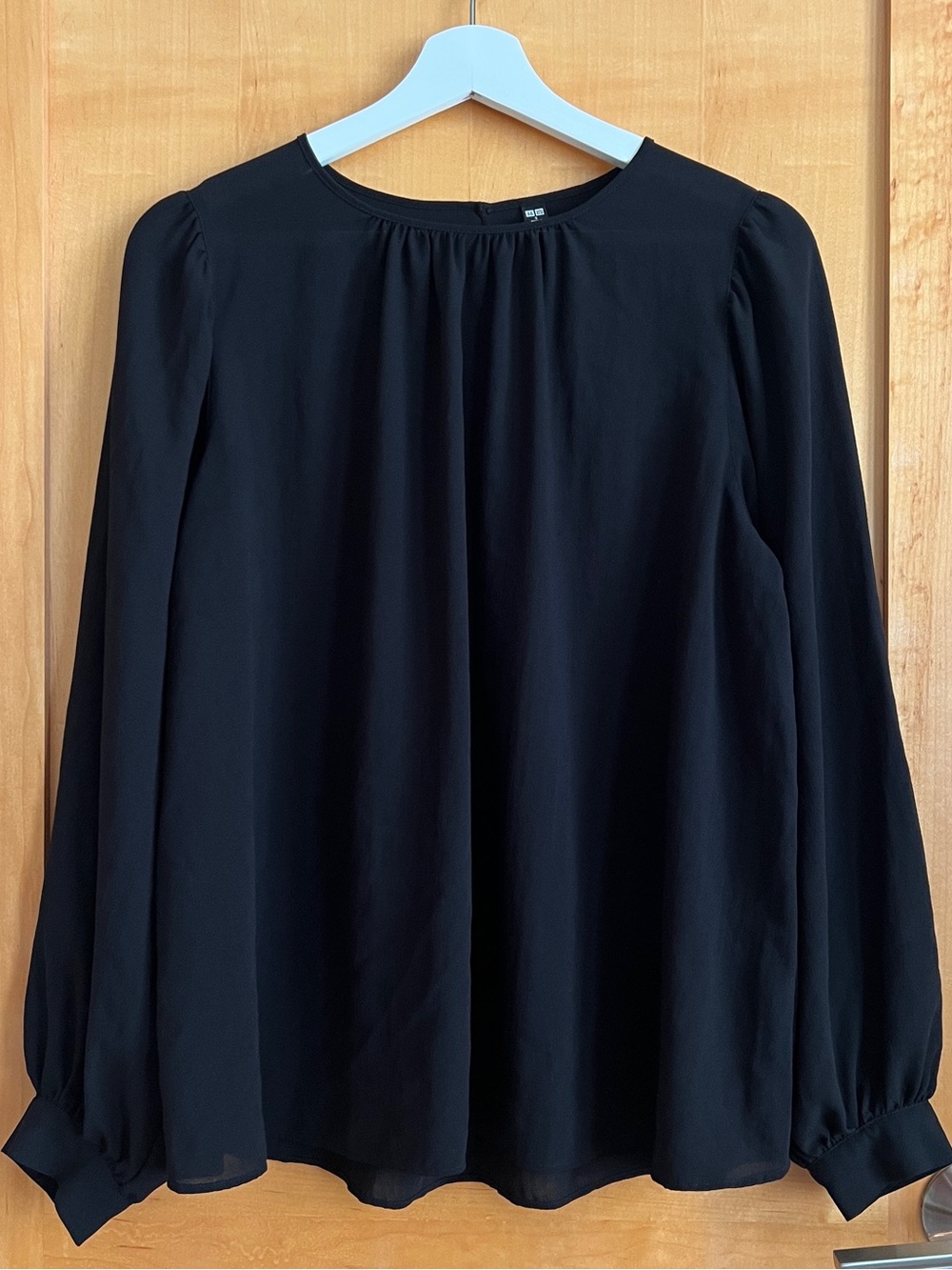 UNIQLO Women Rayon Volume Sleeve Bouse | Black
